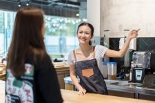 幾乎任何一個(gè)餐飲品牌想要擴(kuò)張，都會(huì)遇到加盟問題。加盟是門生意，可是這門生意的產(chǎn)品到底是什么？